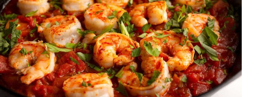 Скариди с чери домати Fra Diavolo в чугунен тиган